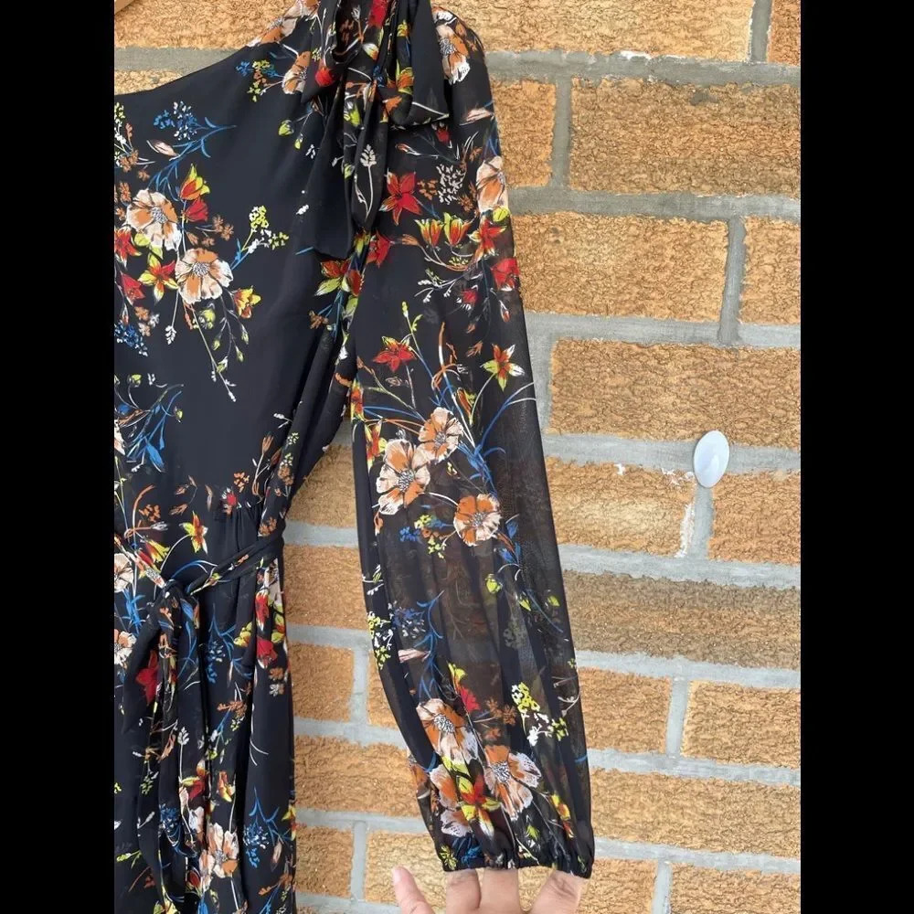 CLOVER AND SLOANE Garden Vine One-Shoulder Dress - Picture 6 of 13